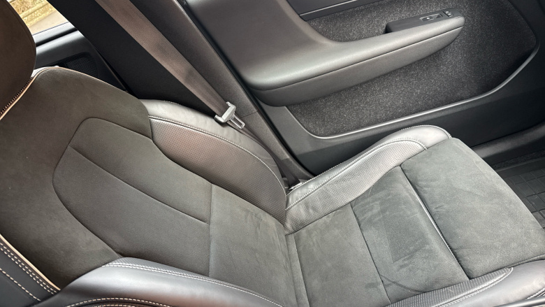 Volvo Xc40 2.0 T5 R DESIGN 5dr AWD Geartronic Petrol Estate